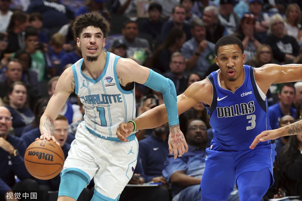 试图帮助他 试图帮助他